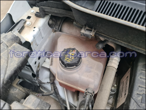 Ford Courier Motor Su Bidonu